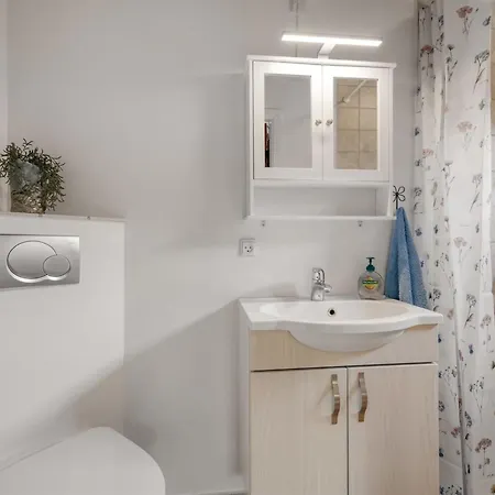 Maris - 200m From The Sea By Interhome *